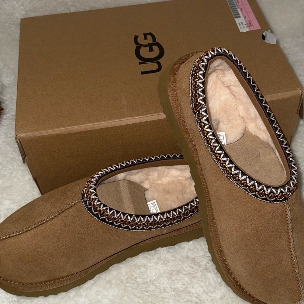 SOLD - Ugg Tasman Slippers - Women’s US 8 - Color: Chestnut - NWT